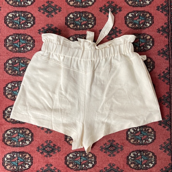 Zara Paperbag Waist Shorts with Oversized Pockets - Picture 6 of 7